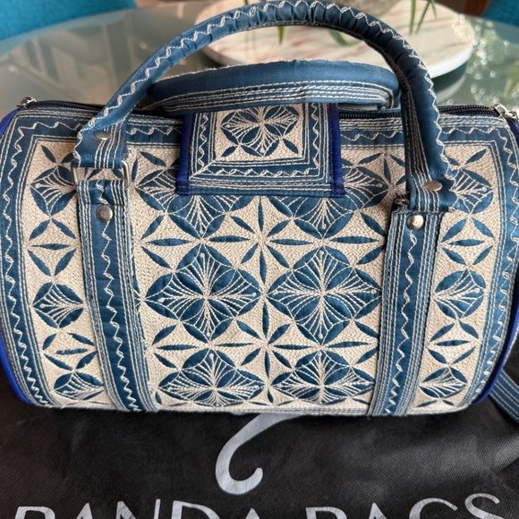 Banda Arman Barrel Bag - Picture 4 of 8